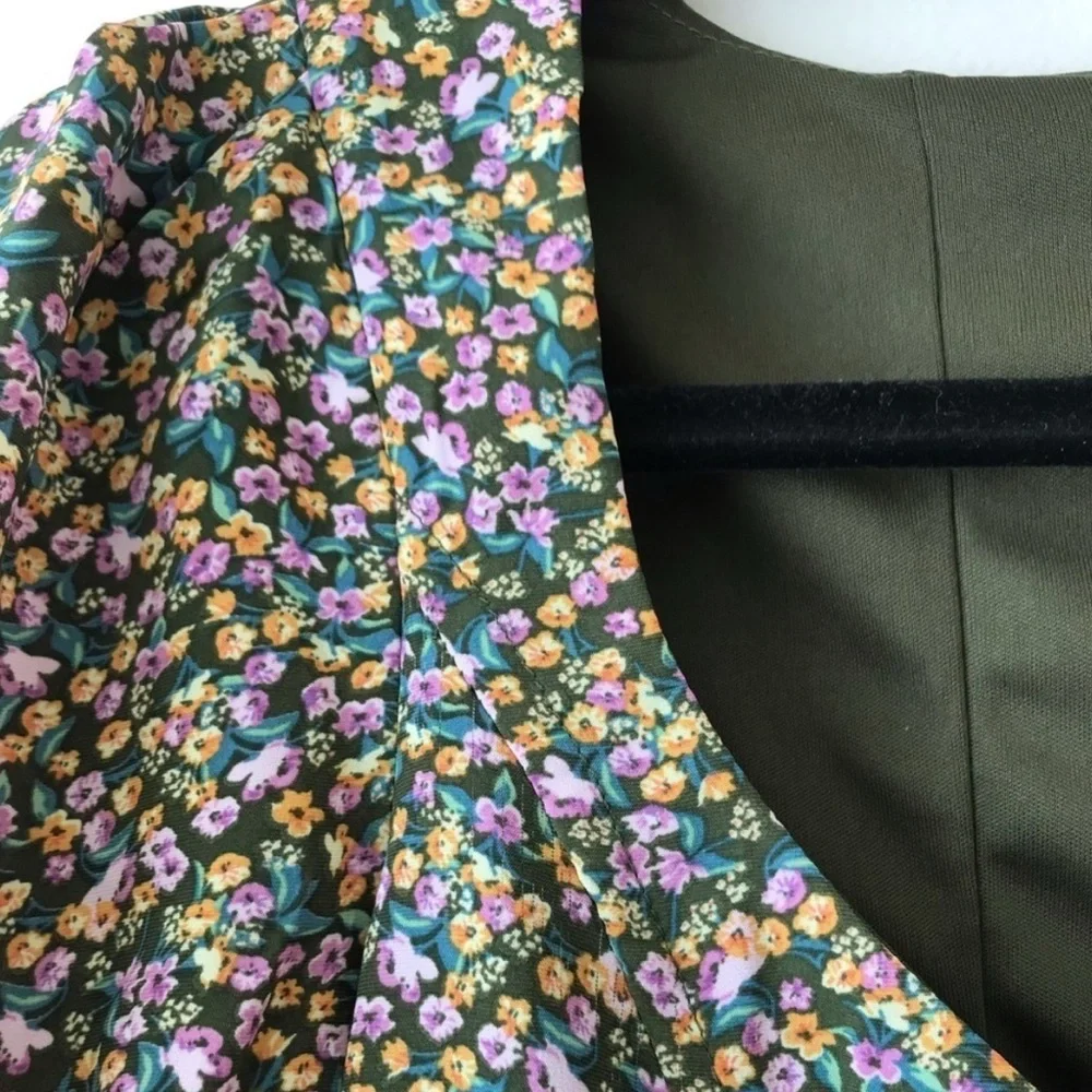 ASTR The Label Olive Lilac Ditsy Floral Puff Sleeve Crop Top - Size S